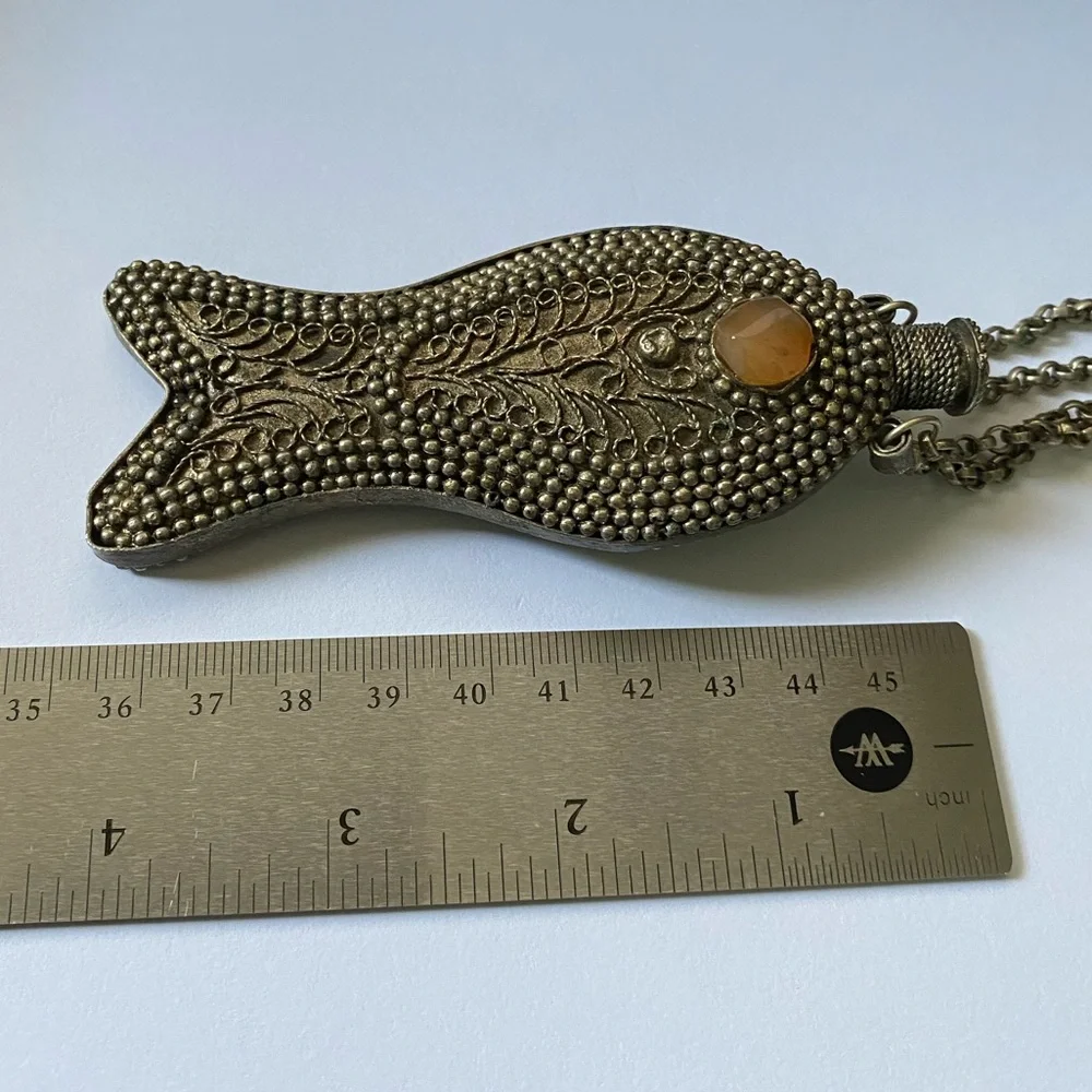 Vintage Metal Tibetan Filigree Perfume/Snuff Bottle Vial Fish Pendant Necklace - Picture 9 of 15